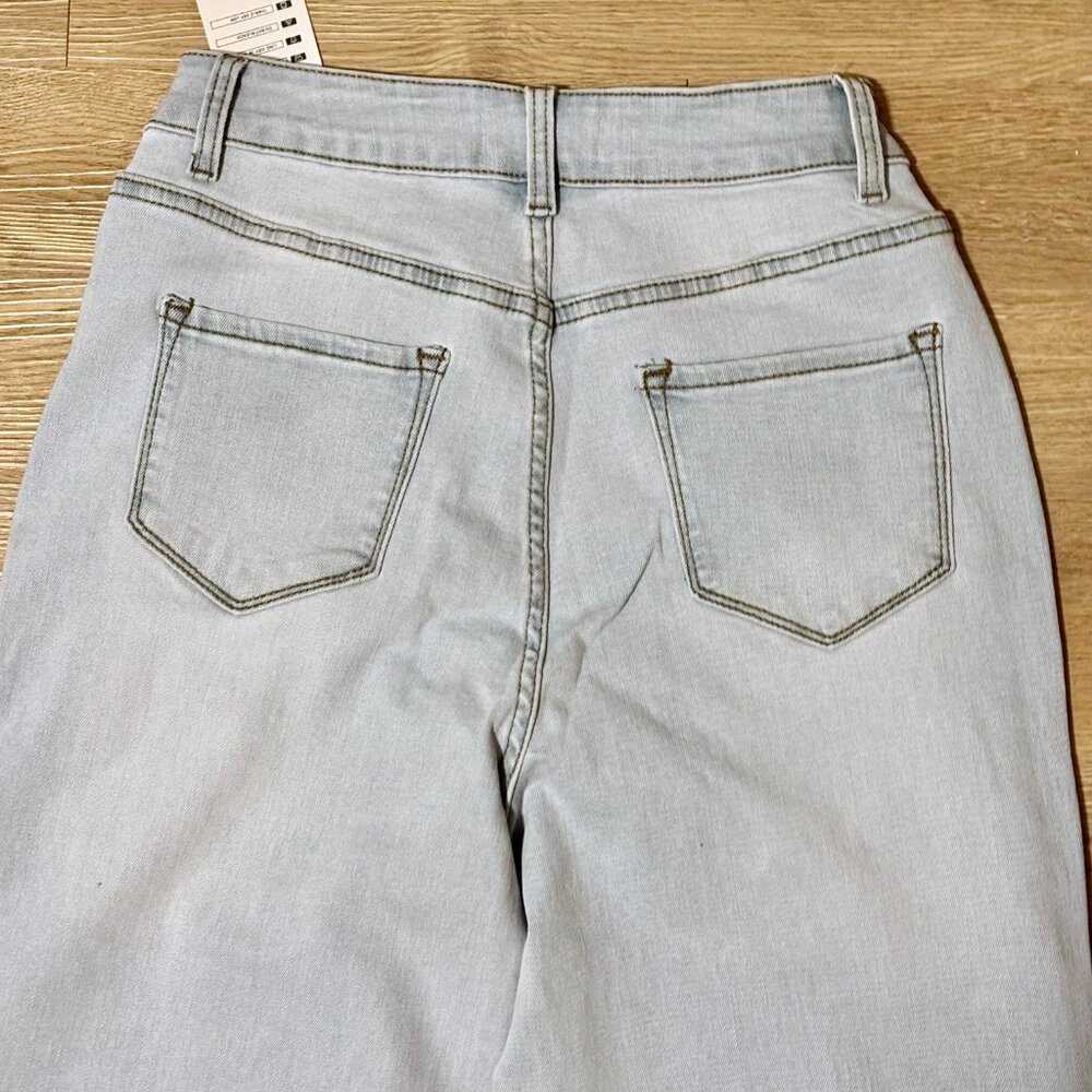 ETTELO Light Blue High Rise Straight Leg Jeans (04) - Picture 4 of 11